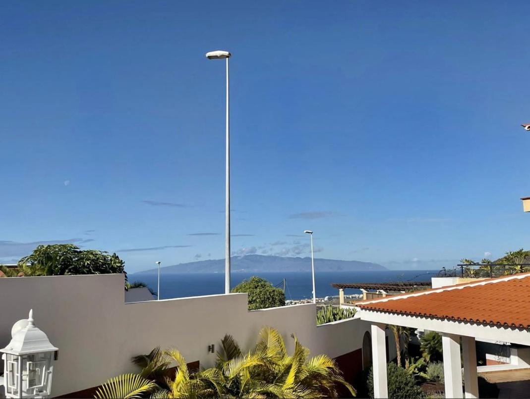 Villa Amorio A Spacious Modern Getaway With A Private Heated Pool & Sea Views Costa Adeje  Exterior photo